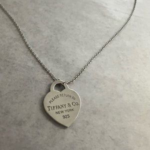 EUC Return to Tiffany heart tag pendant on chain in silver